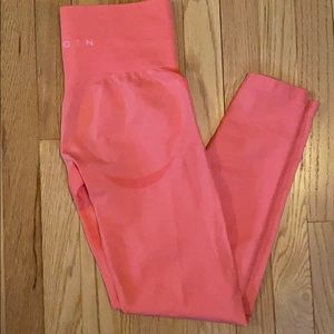 NVGTN coral contour seamless leggings